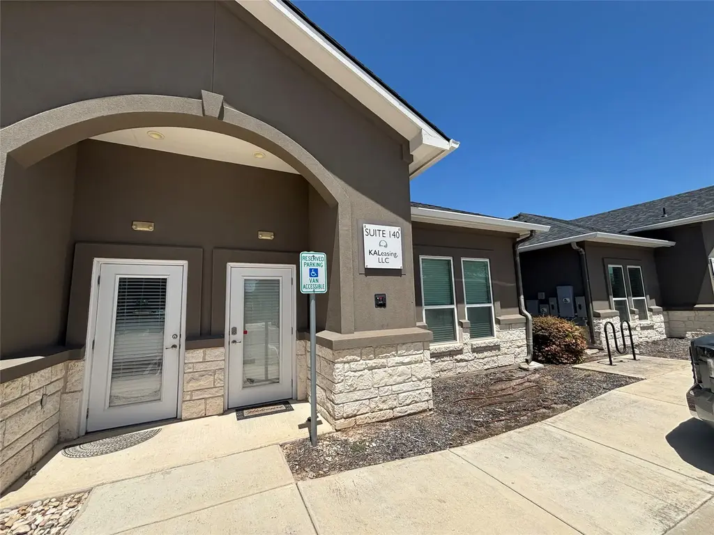660 S Bagdad Road 310, Leander