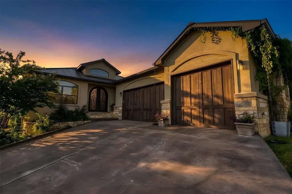 1504 Desert Sun, Horseshoe Bay
