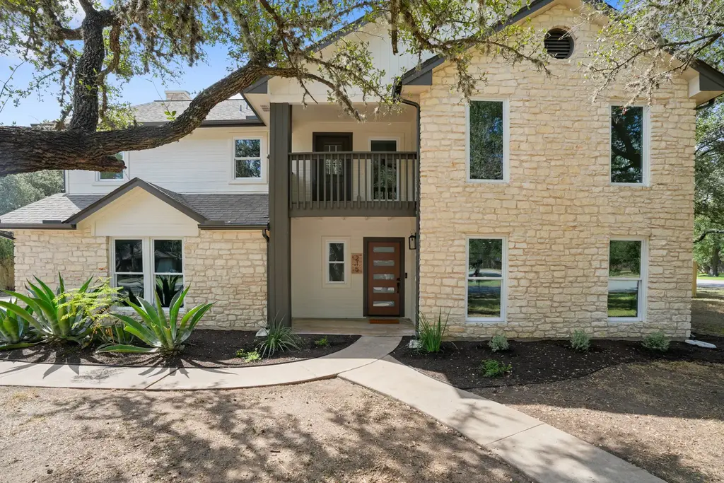 215 Dewberry Cove, Buda