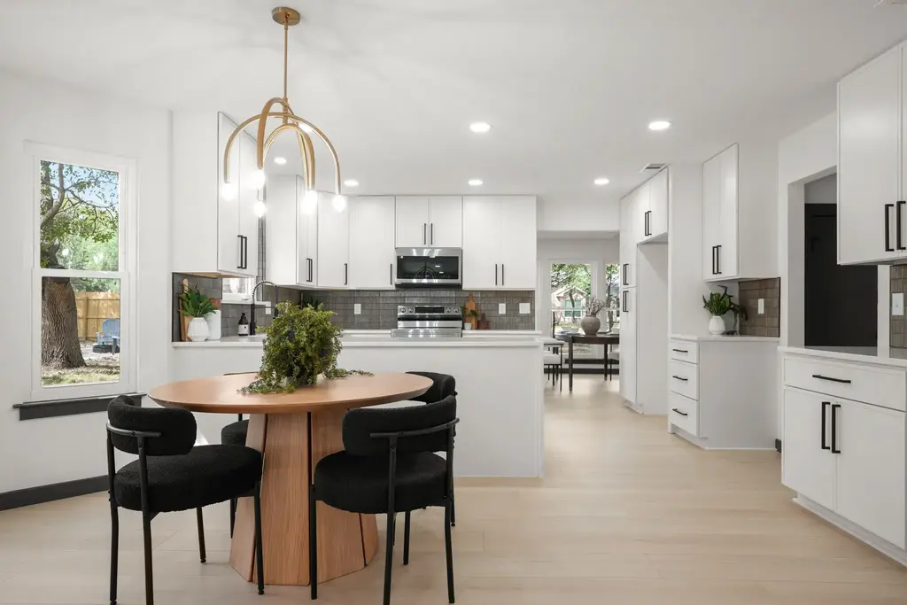 215 Dewberry Cove, Buda