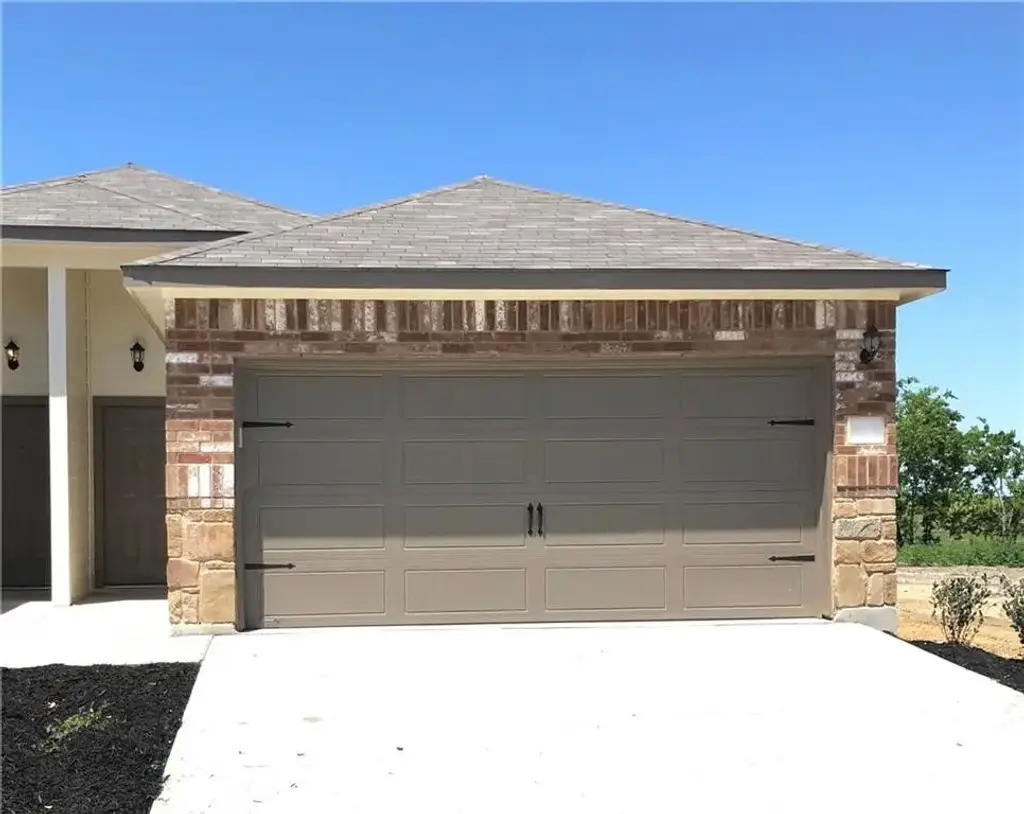 398 Jack Rabbit Lane B, Buda