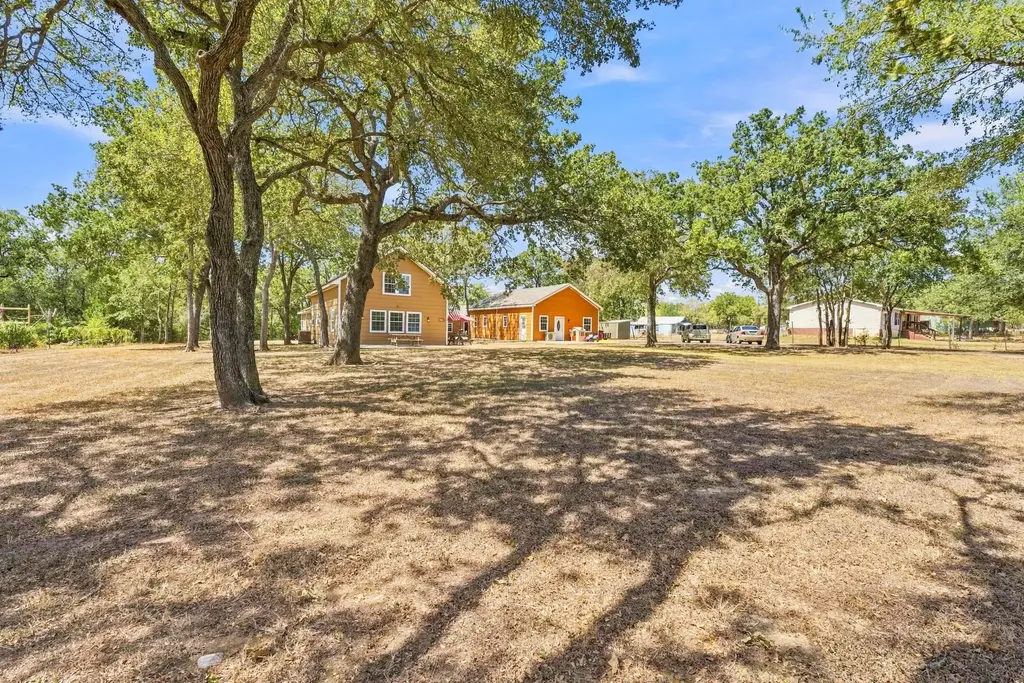 172 Heritage Oaks Drive, Cedar Creek