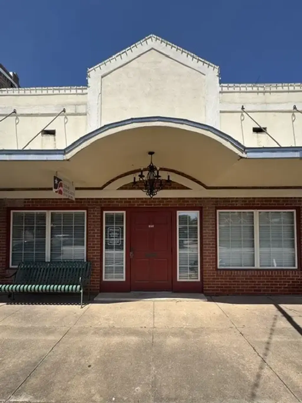 305 Main Street, Smithville