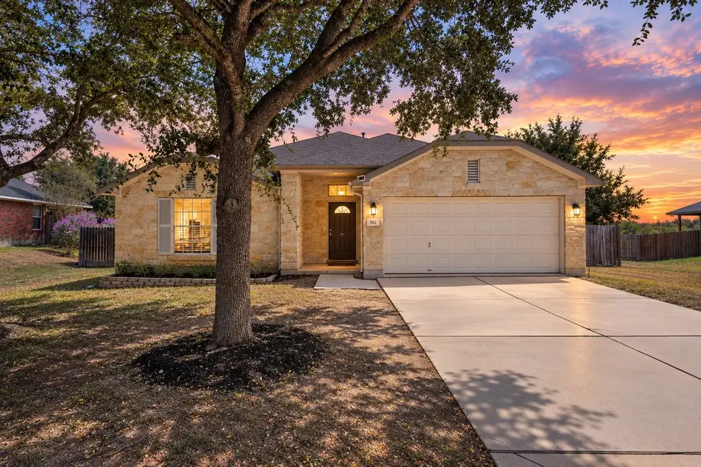 882 Shadow Creek Boulevard, Buda