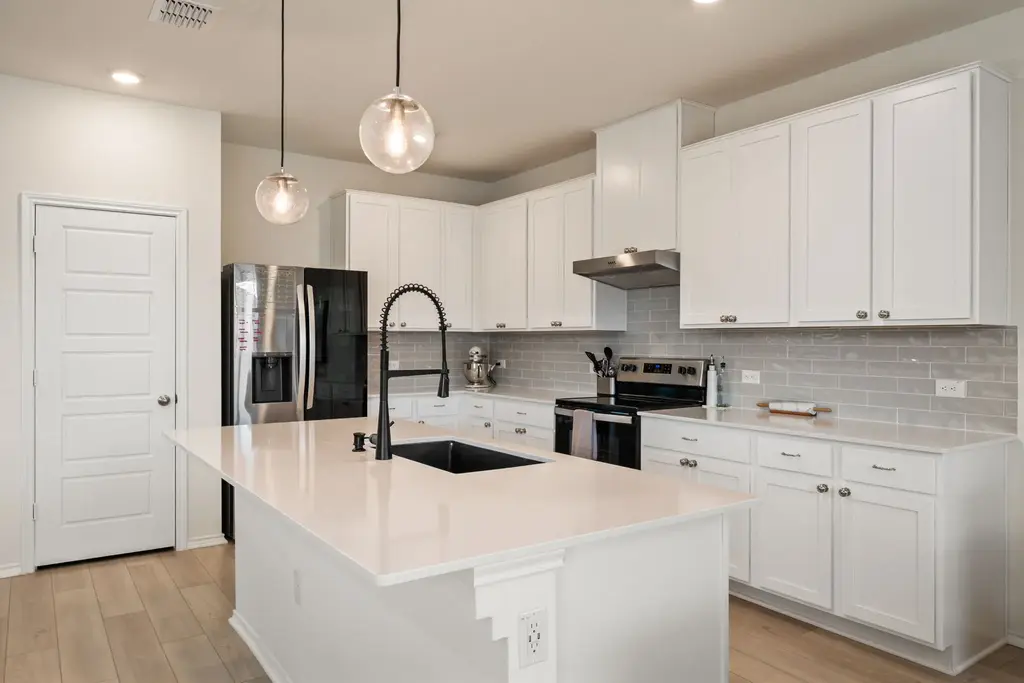 7805 House Finch Drive, Austin