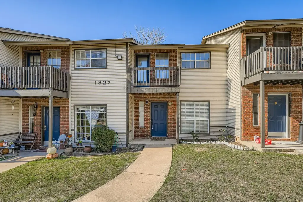1827 River Crossing Circle C, Austin