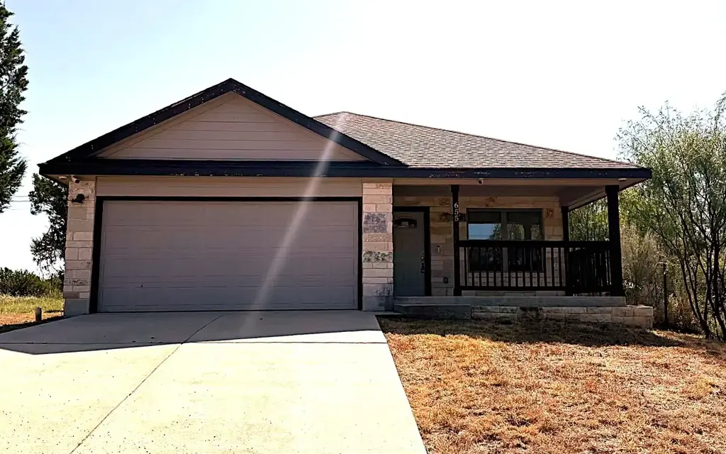 655 Oak Lane, Cottonwood Shores