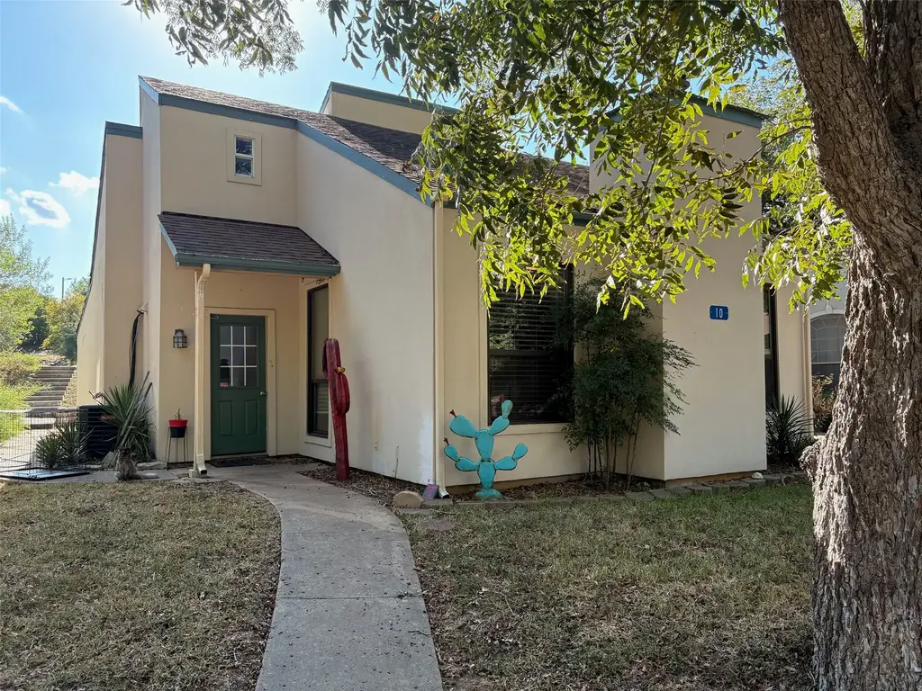 10 Townhouse Circle, Wimberley