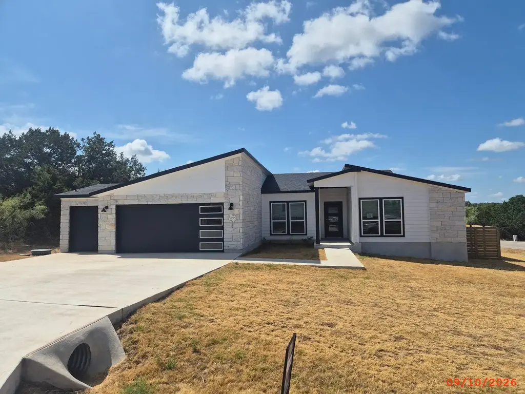 21905 Redbird Drive, Lago Vista