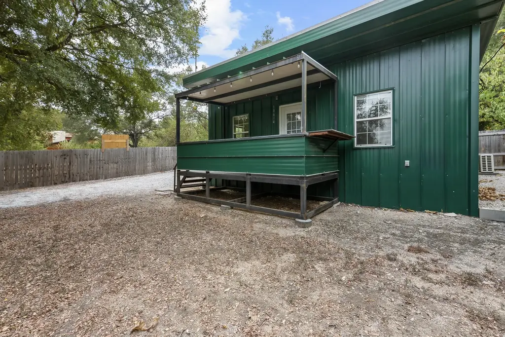10614 Sunny Lane, Jonestown