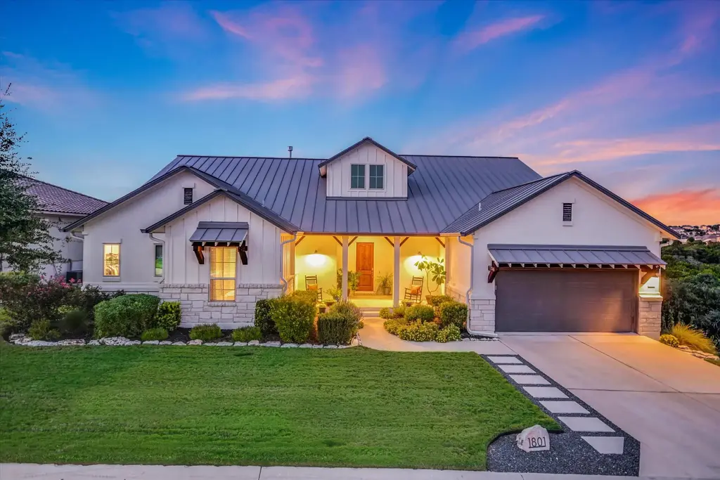 1801 Mazarro Drive 13, Leander