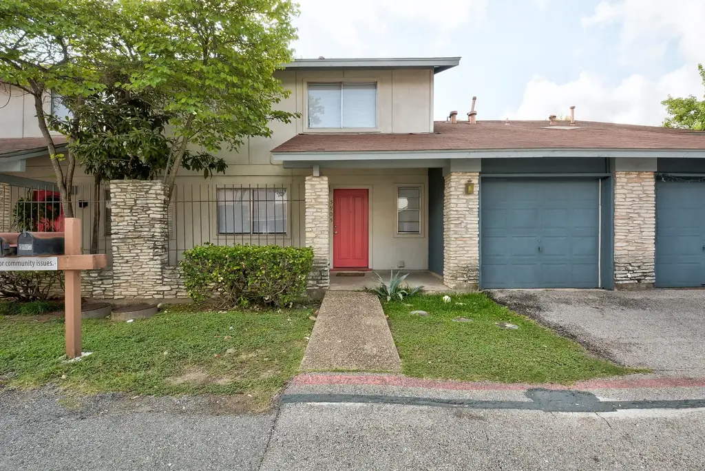 5905 Hidden Valley Trail, Austin