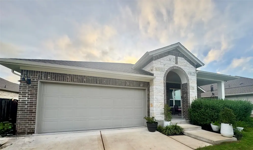 142 Willamette Way, Kyle