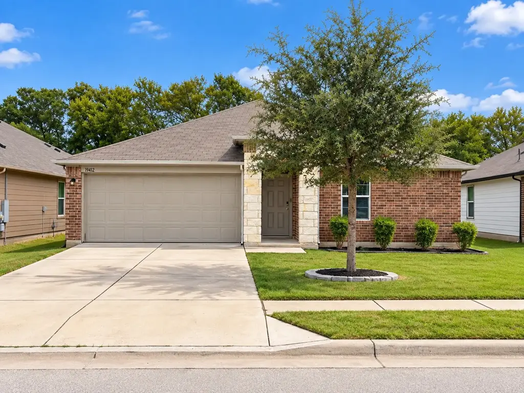 19412 Great Falls Drive, Manor