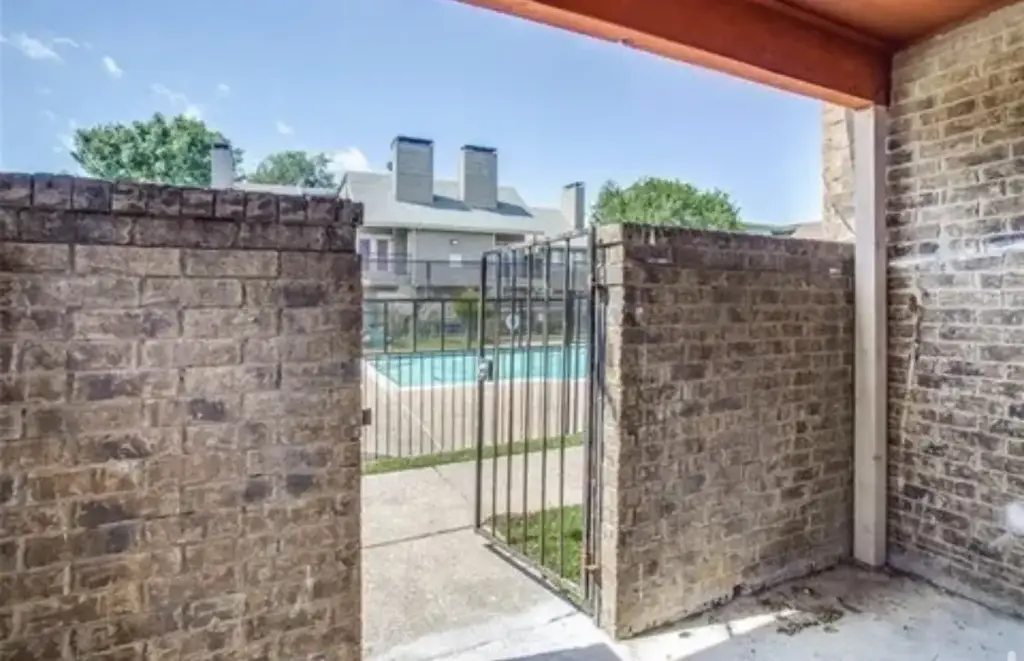 9839 Walnut Street 201, Dallas