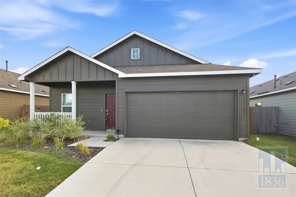13705 Menard Way, Elgin