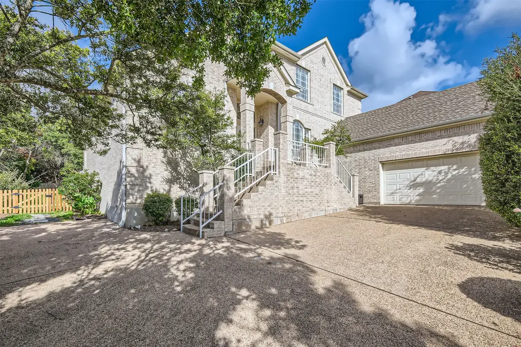 2114 Cliffs Edge Drive, Austin