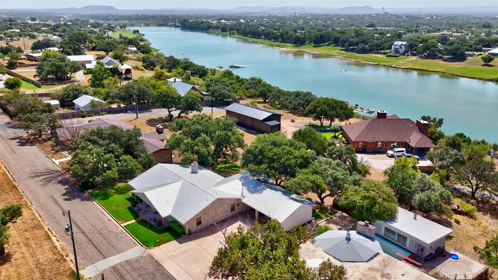 204 Sunset Drive, Llano