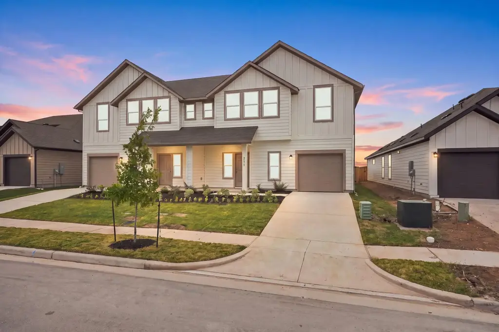 211 Backwood Pass, Taylor