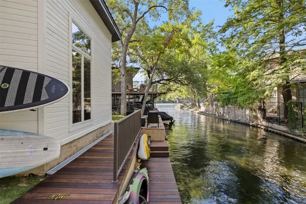 6704 Troll Haven, Austin