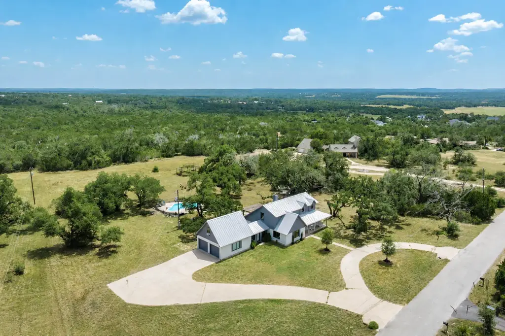 400 Oak Springs Drive, Dripping Springs