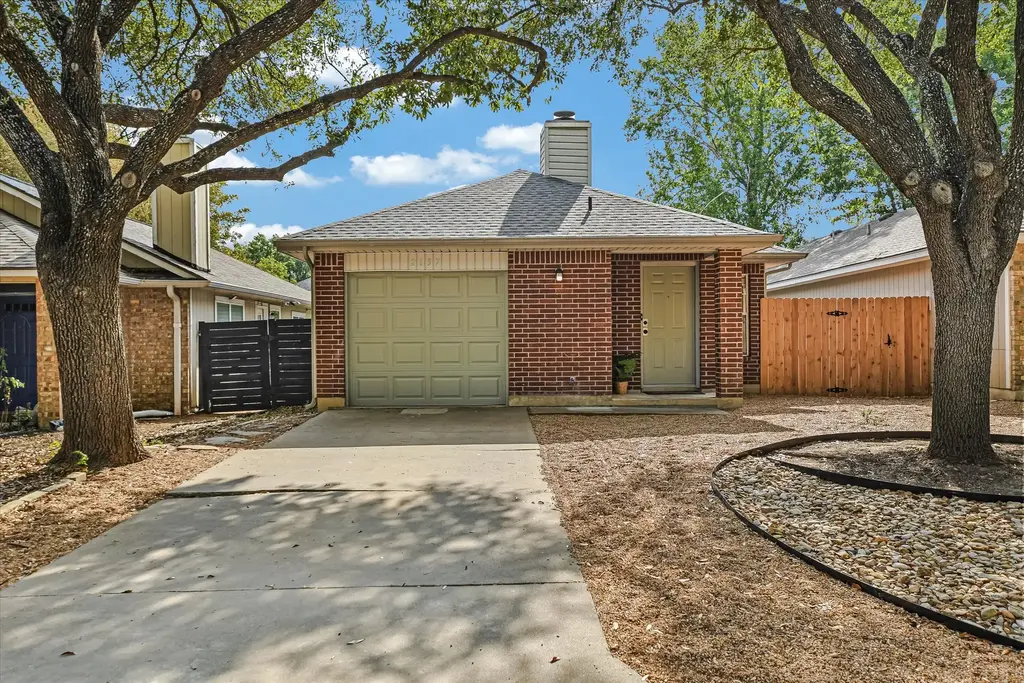 2157 Redwing Way, Round Rock