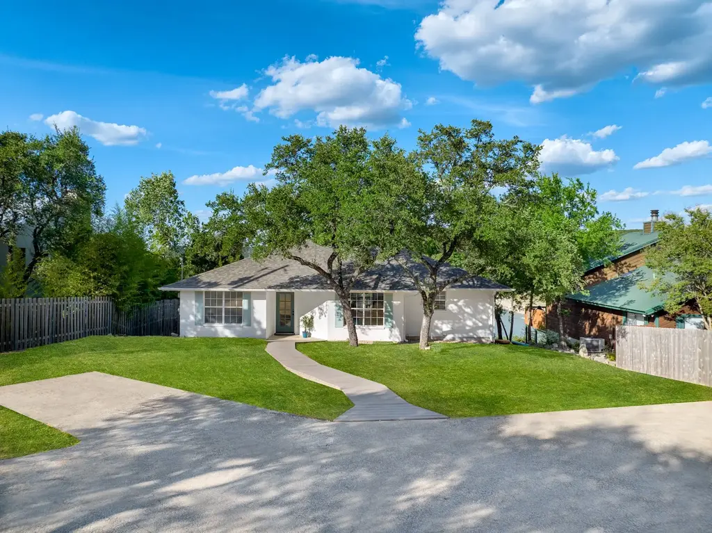 18302 W Rim Drive, Jonestown