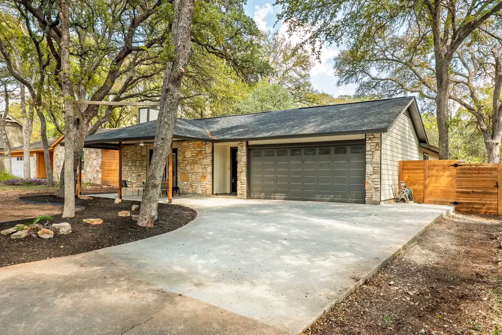 8909 Texas Sun Drive, Austin