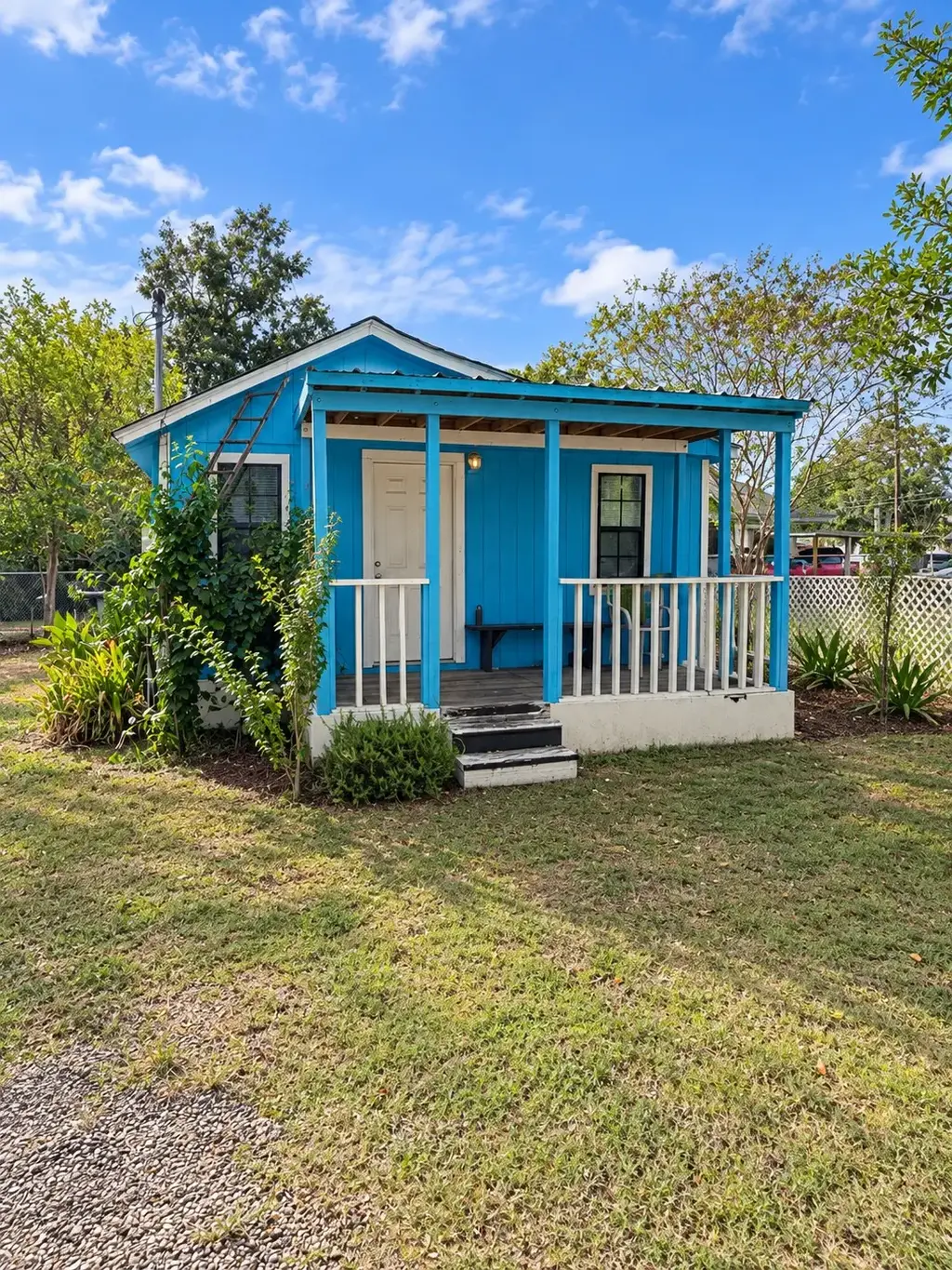 1108 Ne Water Street, Victoria