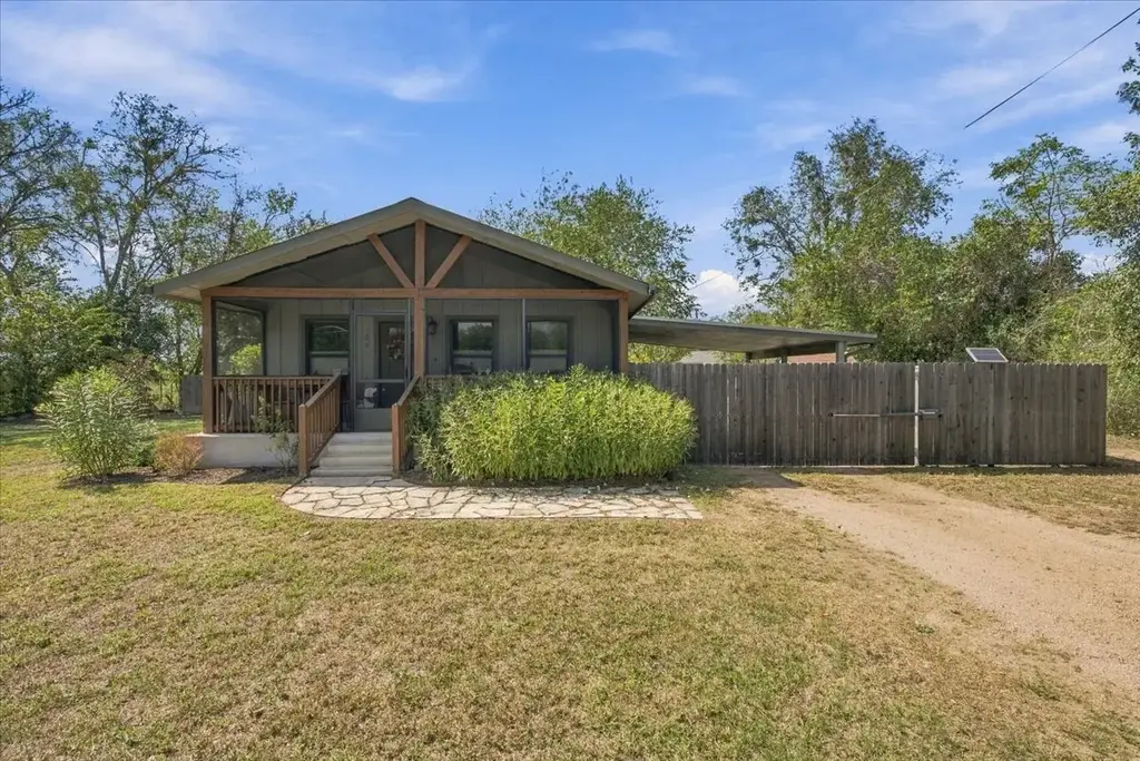 706 Jones Street, Smithville