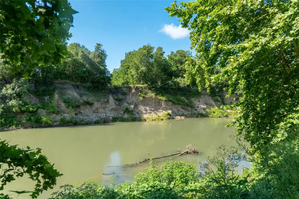 County Road 343, Gonzales