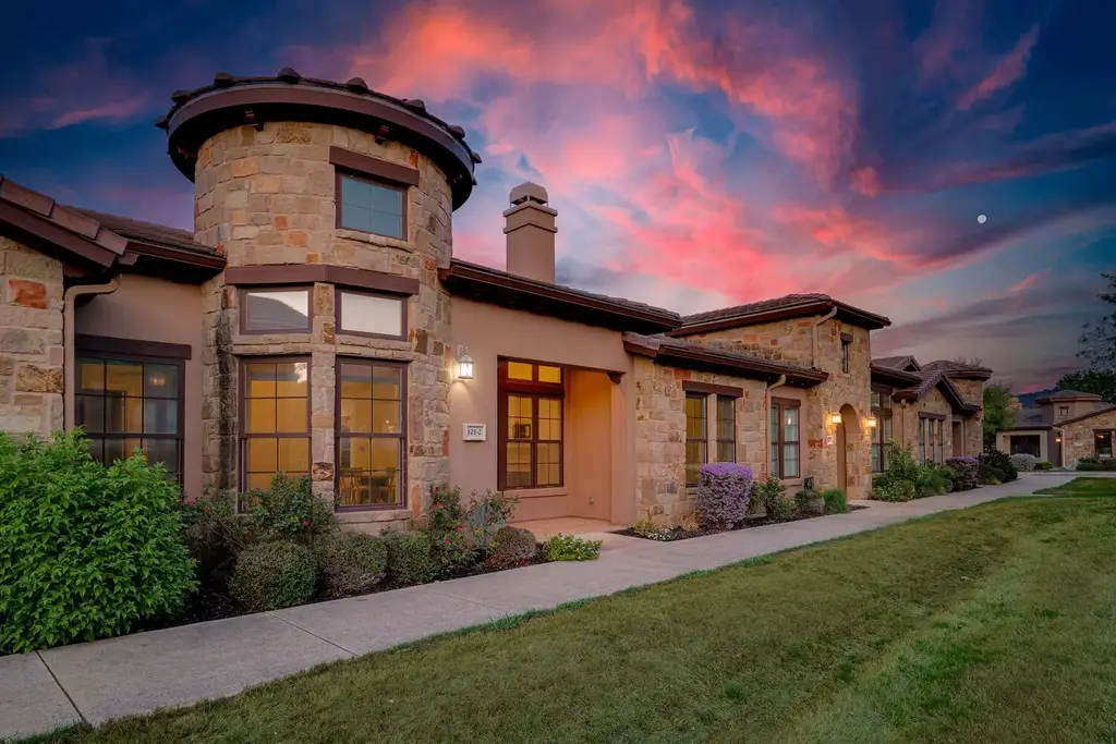 101 Rivalto Circle 2, Lakeway