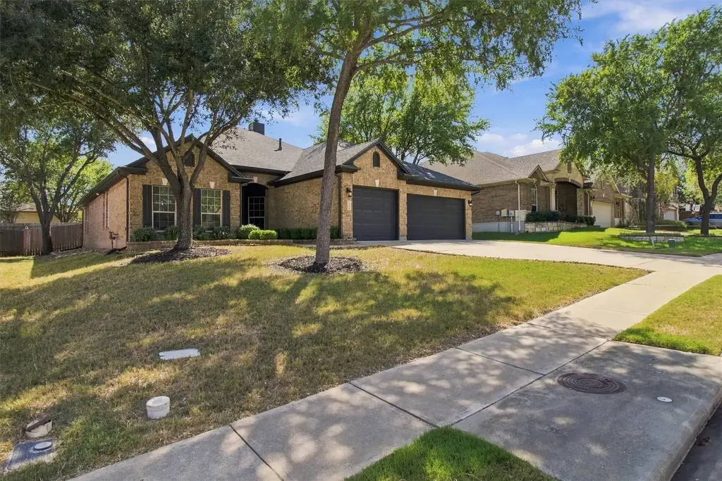 532 Crooked Creek, Buda