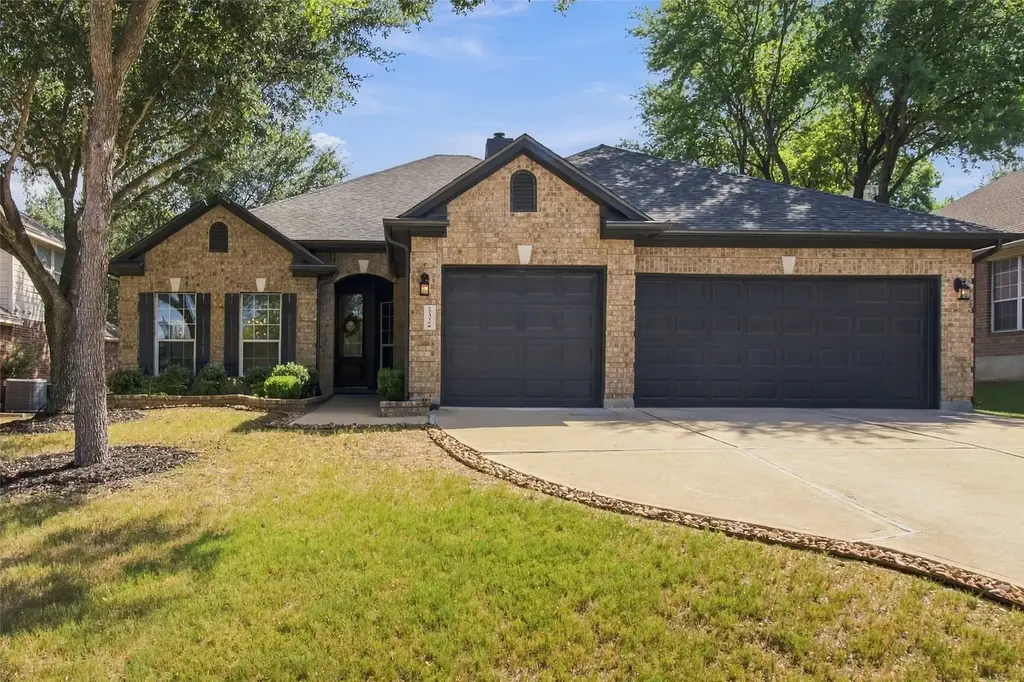 532 Crooked Creek, Buda
