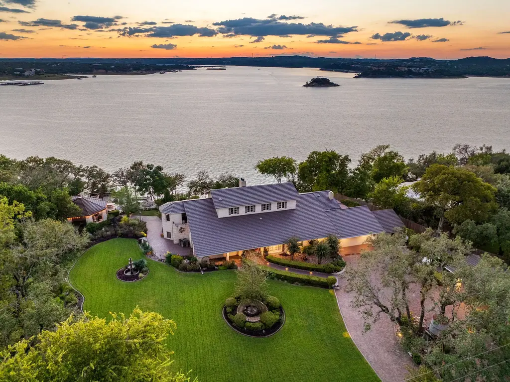15907 Booth Circle, Volente