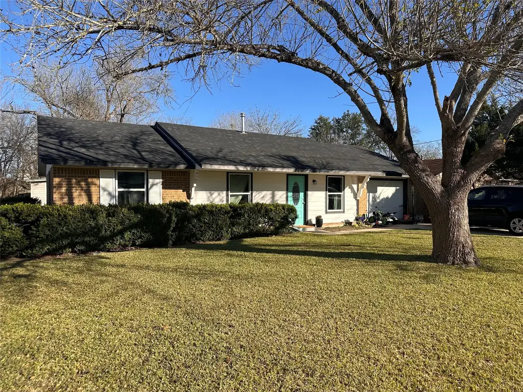 1204 Aransas Street, Lockhart