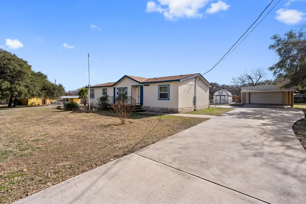 502 E Pecan Drive, Johnson City