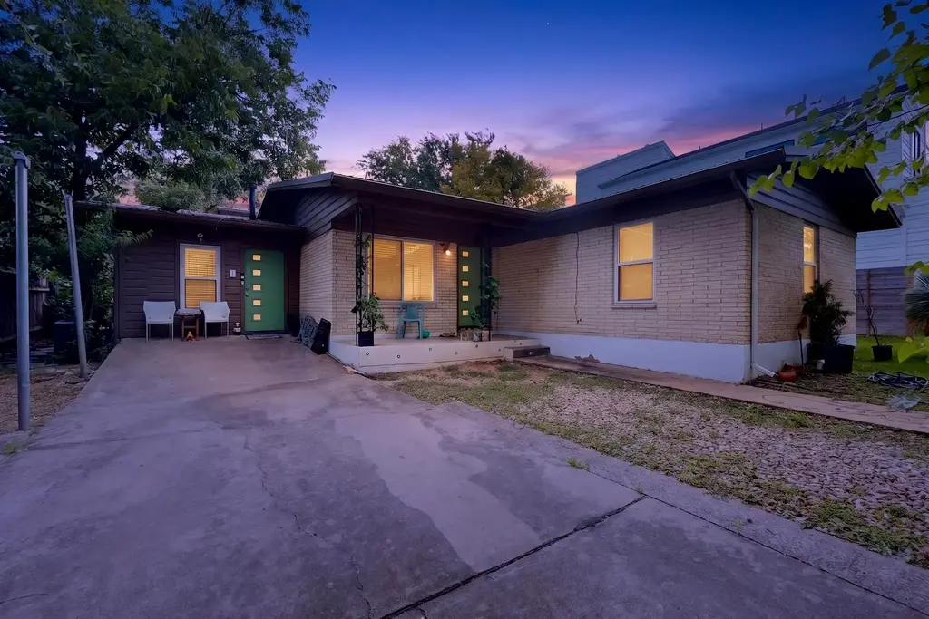 108 W Croslin Street A & B, Austin