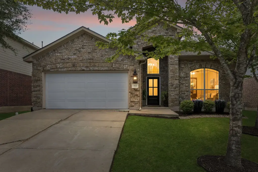3921 Veiled Falls Drive, Pflugerville