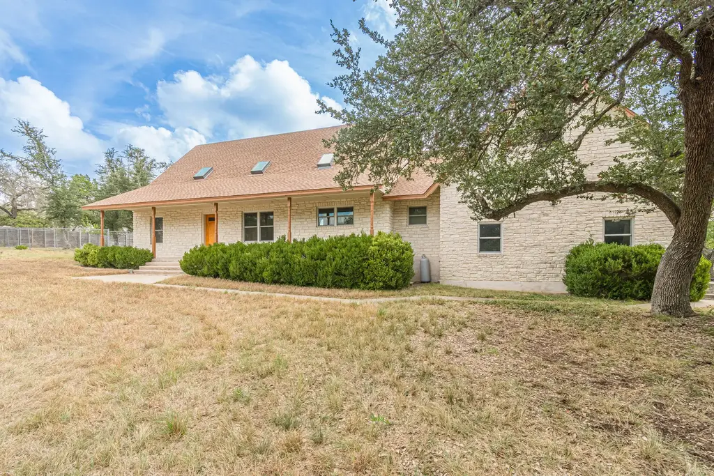 15 Tall Oaks Trail, Austin