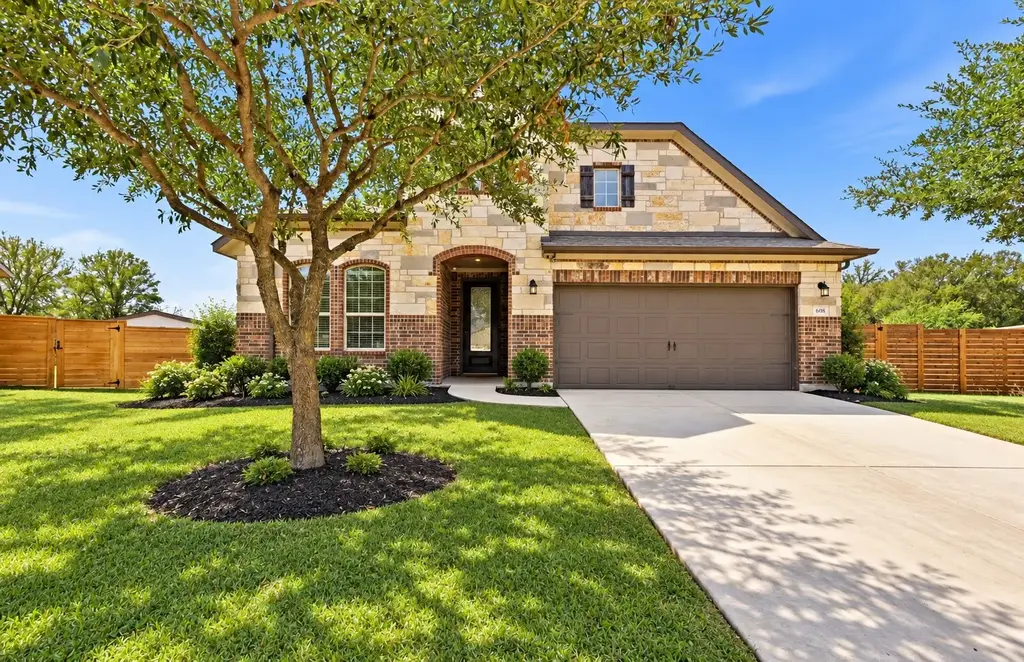 608 Wincliff Drive, Buda