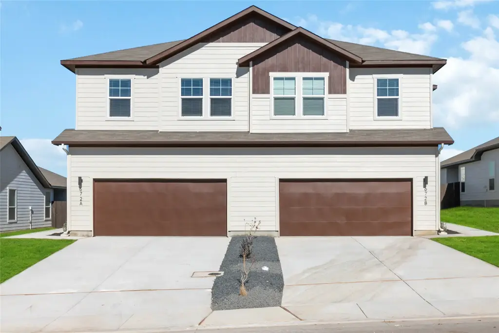 992 Staglin Street A, Buda