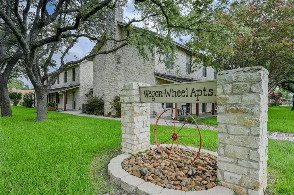 204 Northwest Drive E, Round Rock