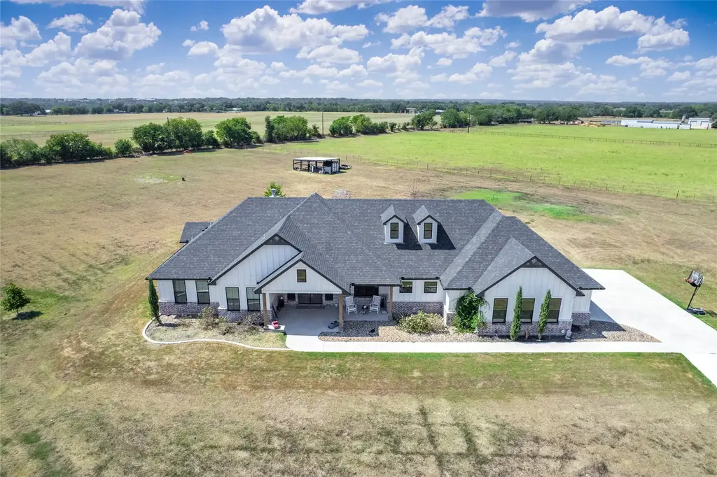 1215 Ropers Alley Road, Belton