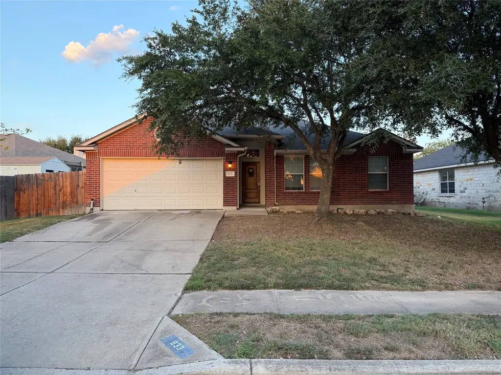 833 Dark Horse Lane, Buda