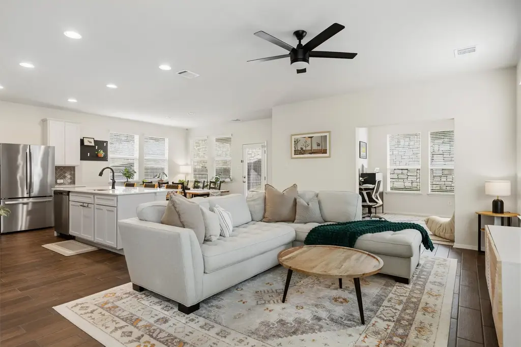 11421 Lago De Garda Drive, Austin