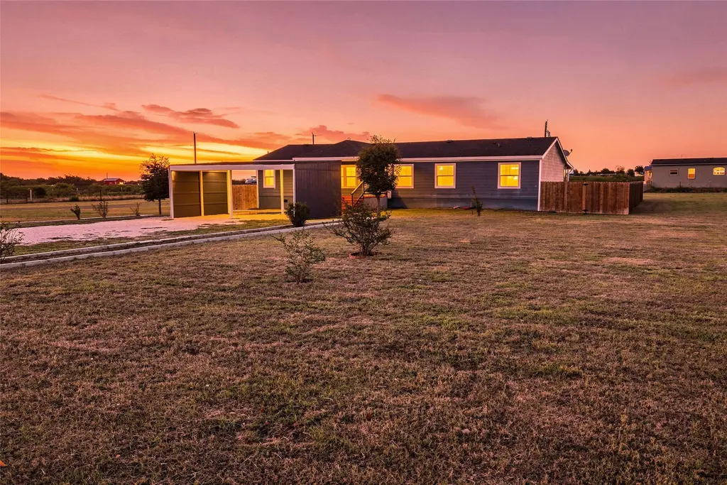 2709 County Road 463, Elgin
