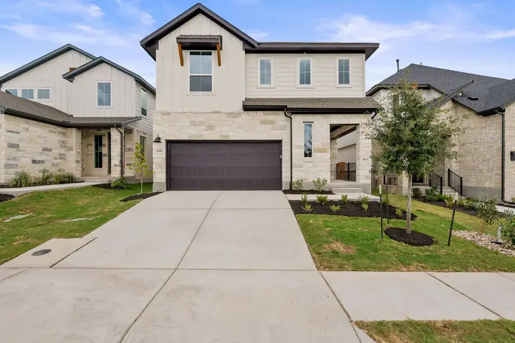 586 Darley Oak Drive, Dripping Springs