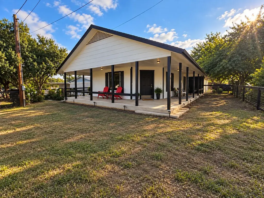 126 Travis Lane, Spicewood