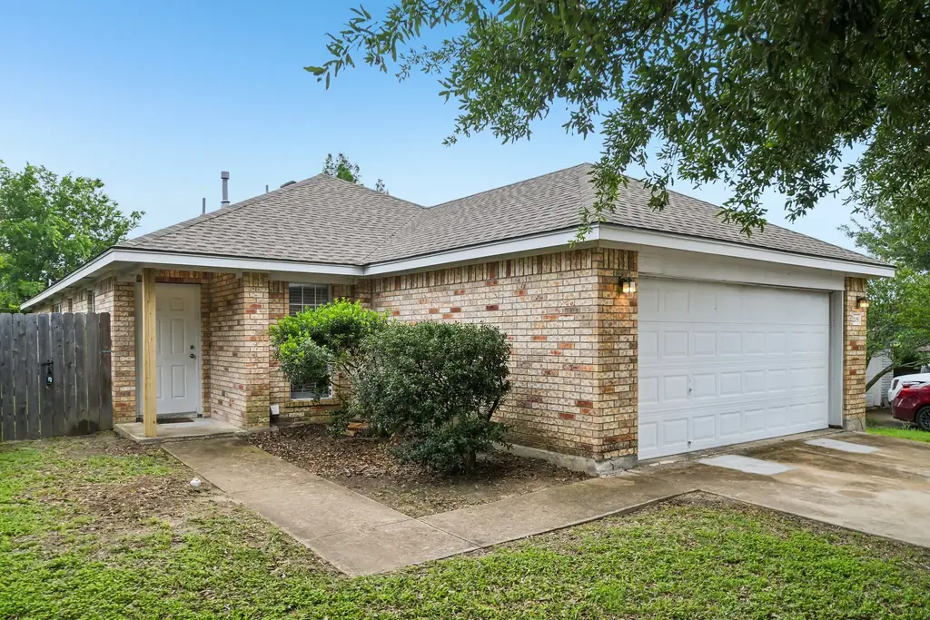 205 Cavalry Trail, Elgin